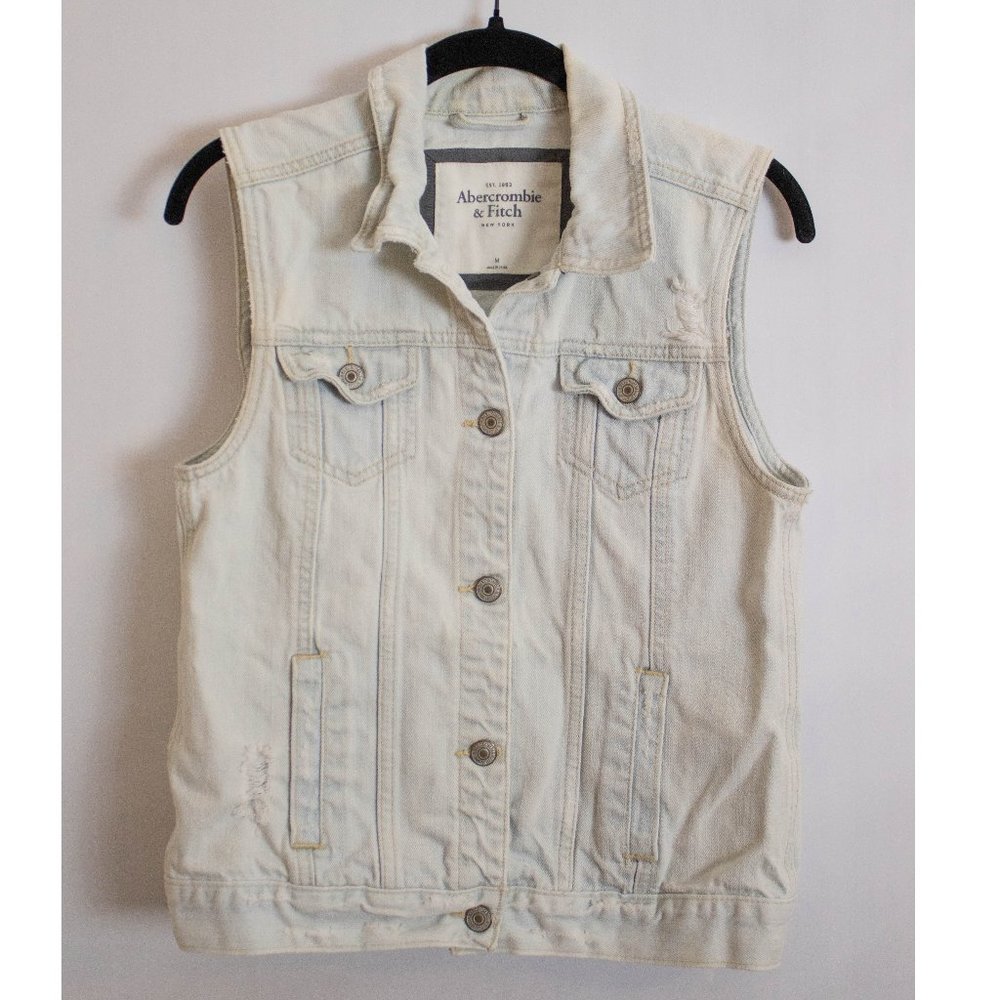 Light Wash Distressed Denim Vest - Abercrombie & Fitch - Medium